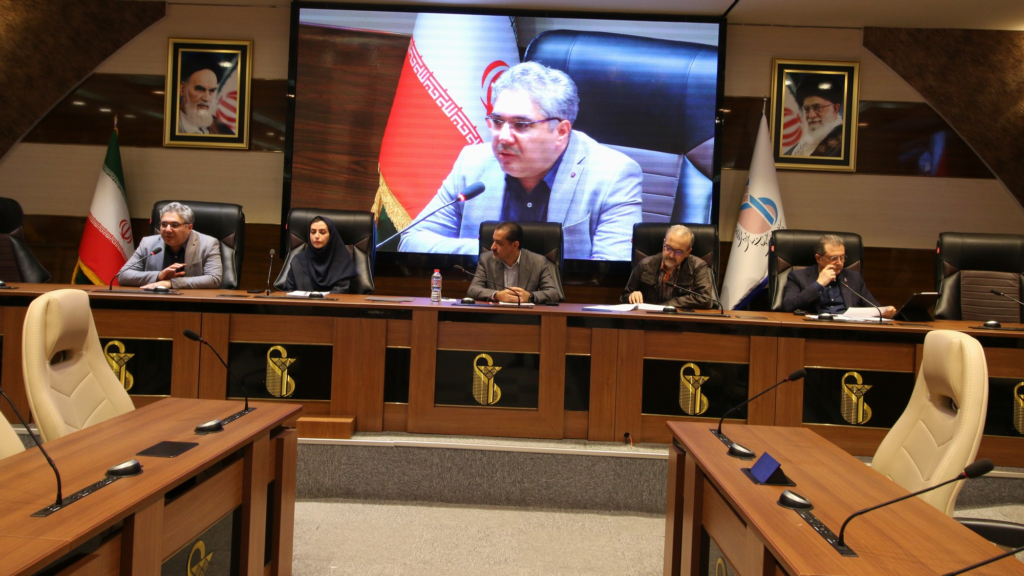  جلسه هماهنگی اجرای دستورالعمل اعطای پایه تشویقی اعضای هیات علمی  برگزار شد