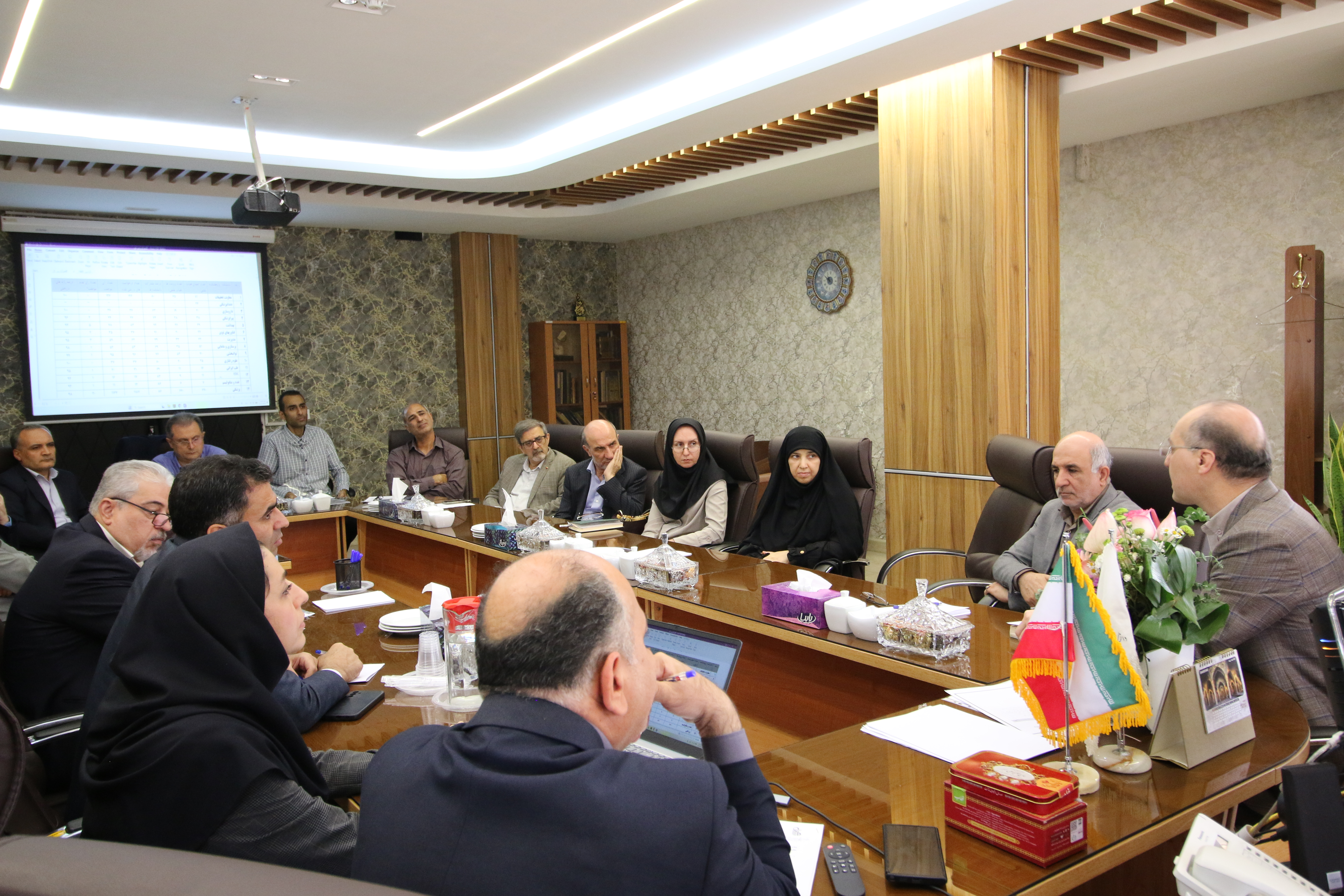 نشست روسای دانشکده های دانشگاه با معاون آموزشی درخصوص فراخوان بیست و دوم  جذب اعضای هیئت علمی
