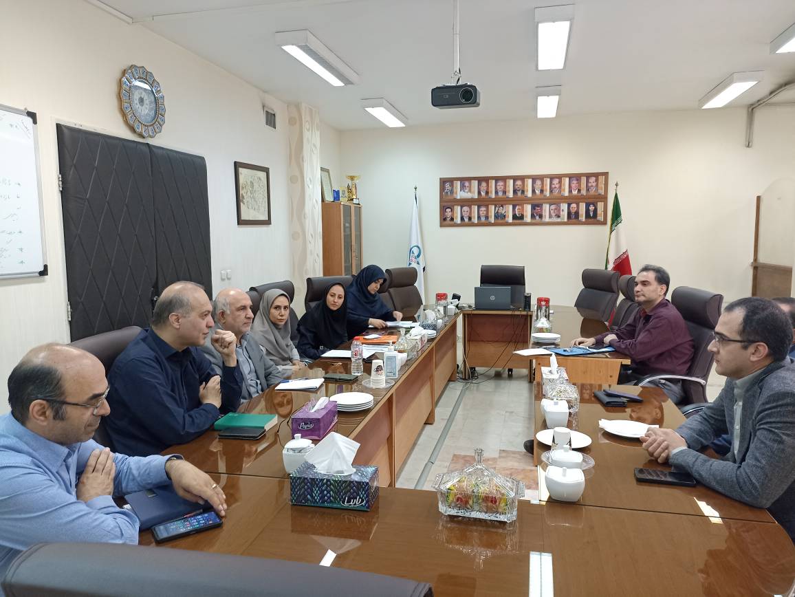 نشست صمیمانه دکتر جعفرنژاد با دانشکده فناوری نوین برگزار شد