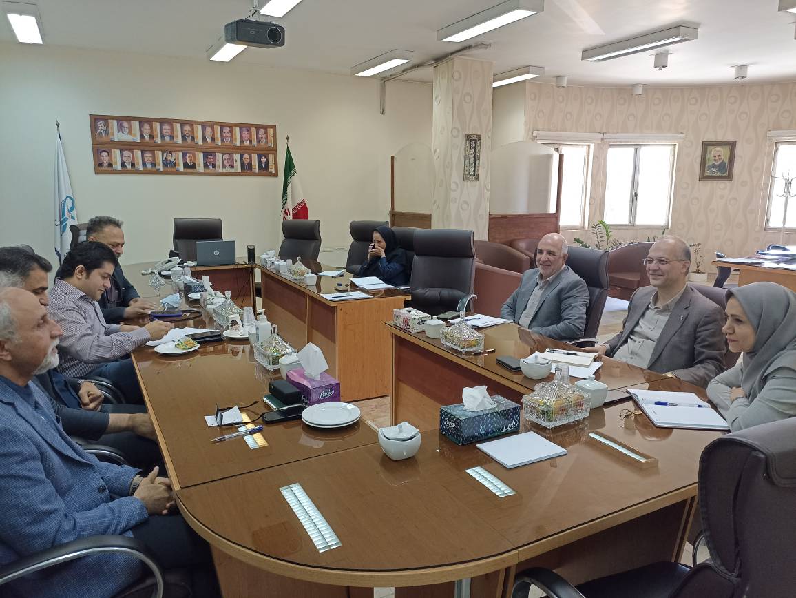 نشست صمیمانه معاون آموزشی دانشگاه با رئیس و مدیران دانشکده علوم رفتاری