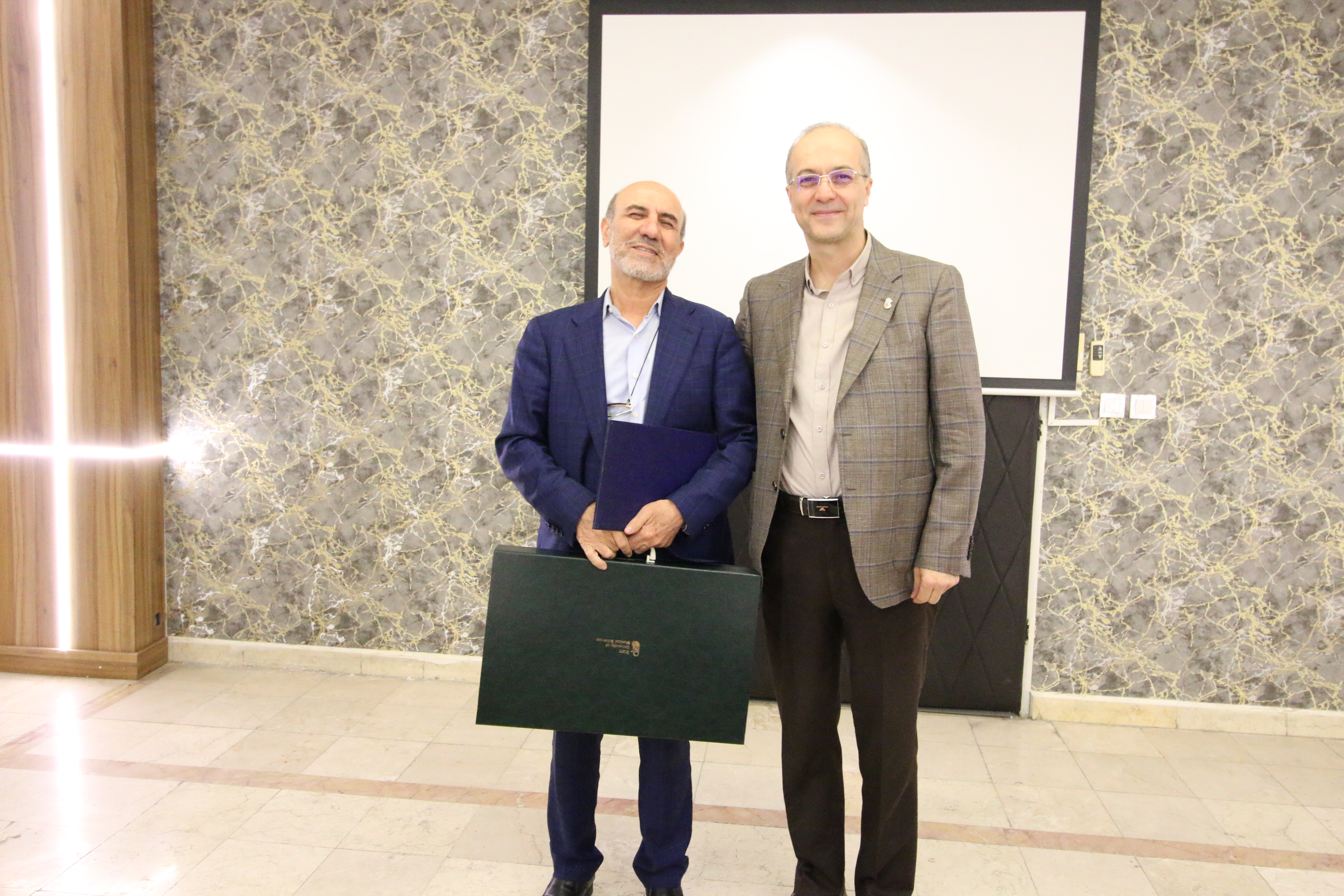  تبریک مقام «استاد ممتازی» به  دکتر اسماعیل ابراهیمی تکامجانی