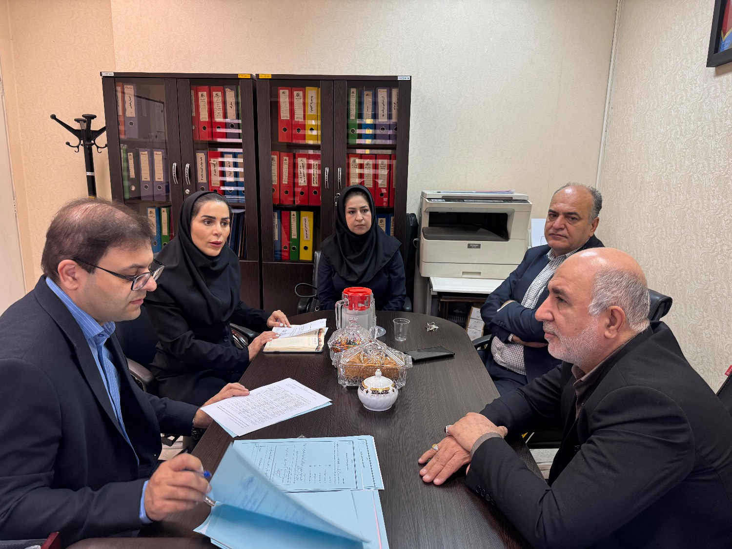 تسهیل در روند صدور گواهی نهایی؛ اعطای مجوز ۶ ماهه به ۲۷ نفر از مشمولین در جلسه کمیته ماده ۶