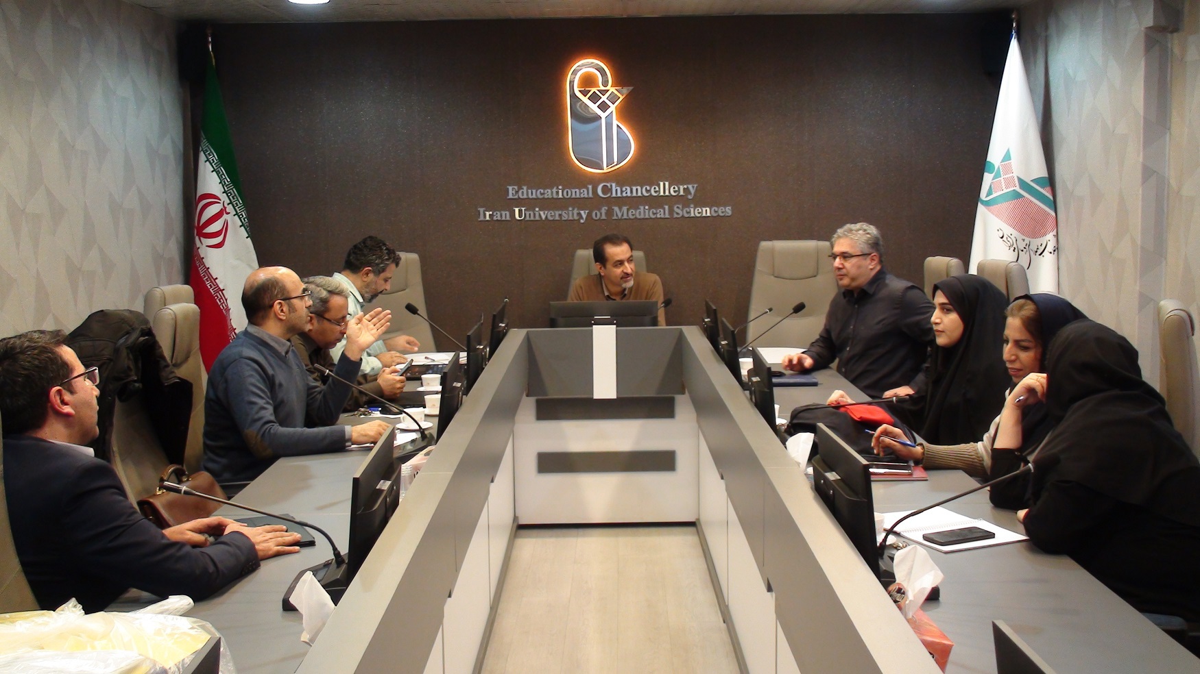 برگزاری جلسه بررسی سامانه مدیریت یادگیری (LMS)  دانشگاه